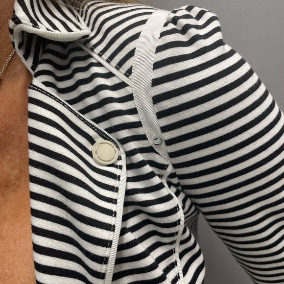 White House, Black market, white and black striped blazer - Picture 13 of 16